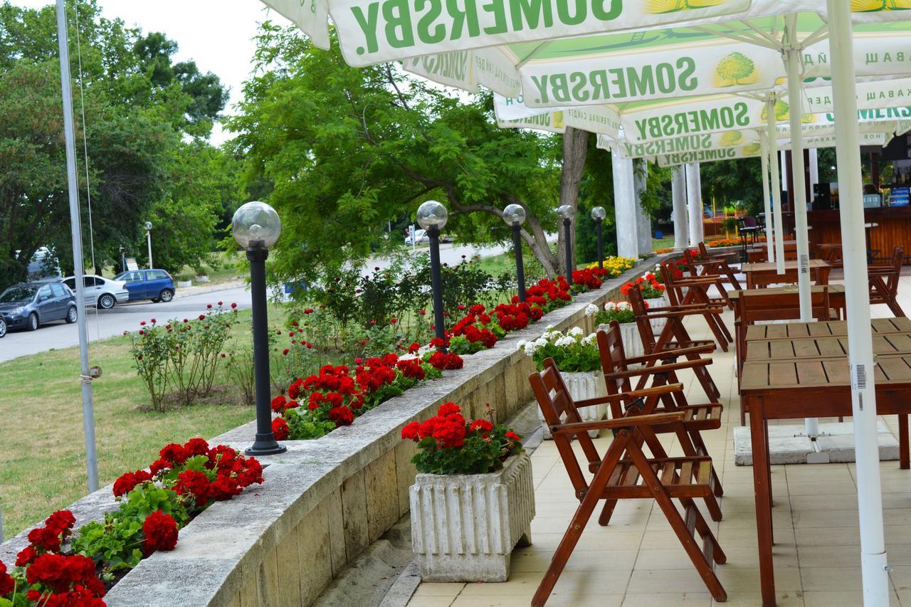 Chaika Hotel Sveti Konstantin Buitenkant foto